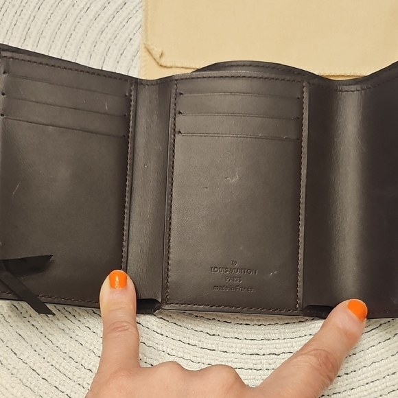 Louis Vuitton Victorine Leather Wallet - Amarante Vernis **Rare Find** - Picture 7 of 14